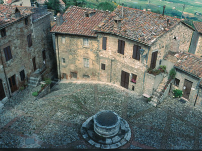 castiglione-d'orcia-piazzetta